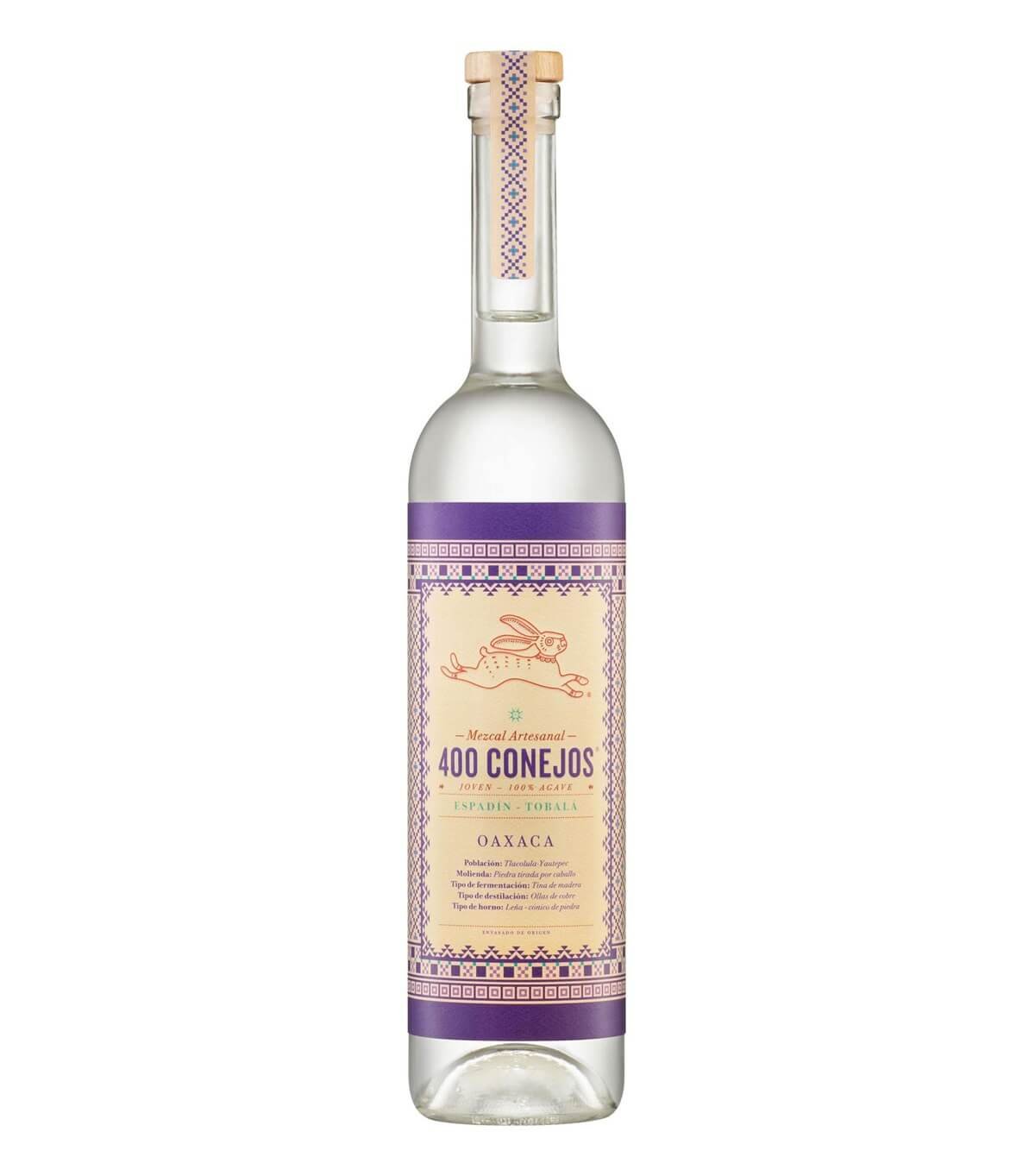 Botella de mezcal con agave tobala y espadin