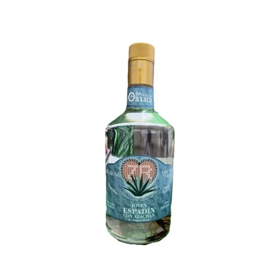 Botella de mezcal ZR con alacran